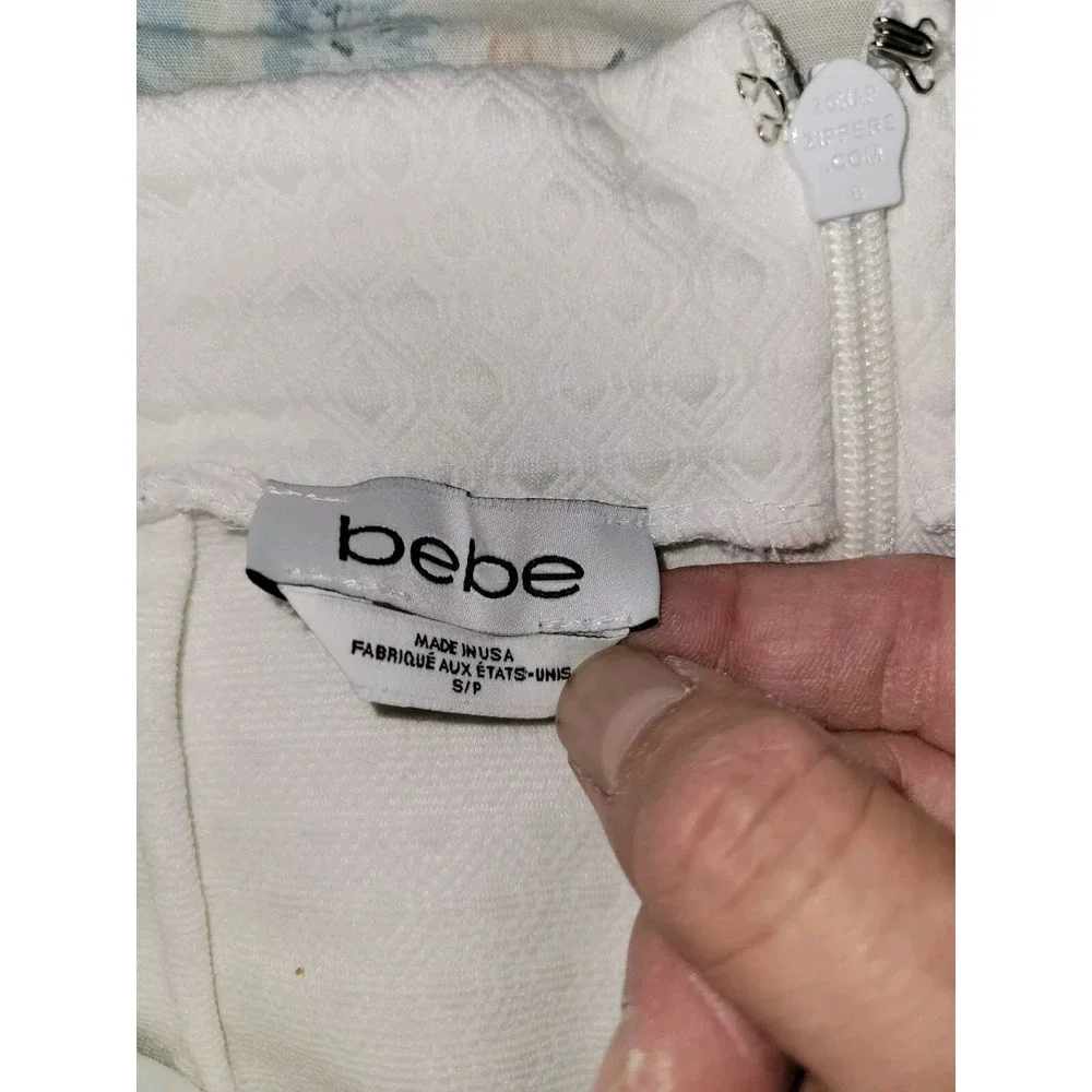 Bebe‎ Shorts Women's Small White 26